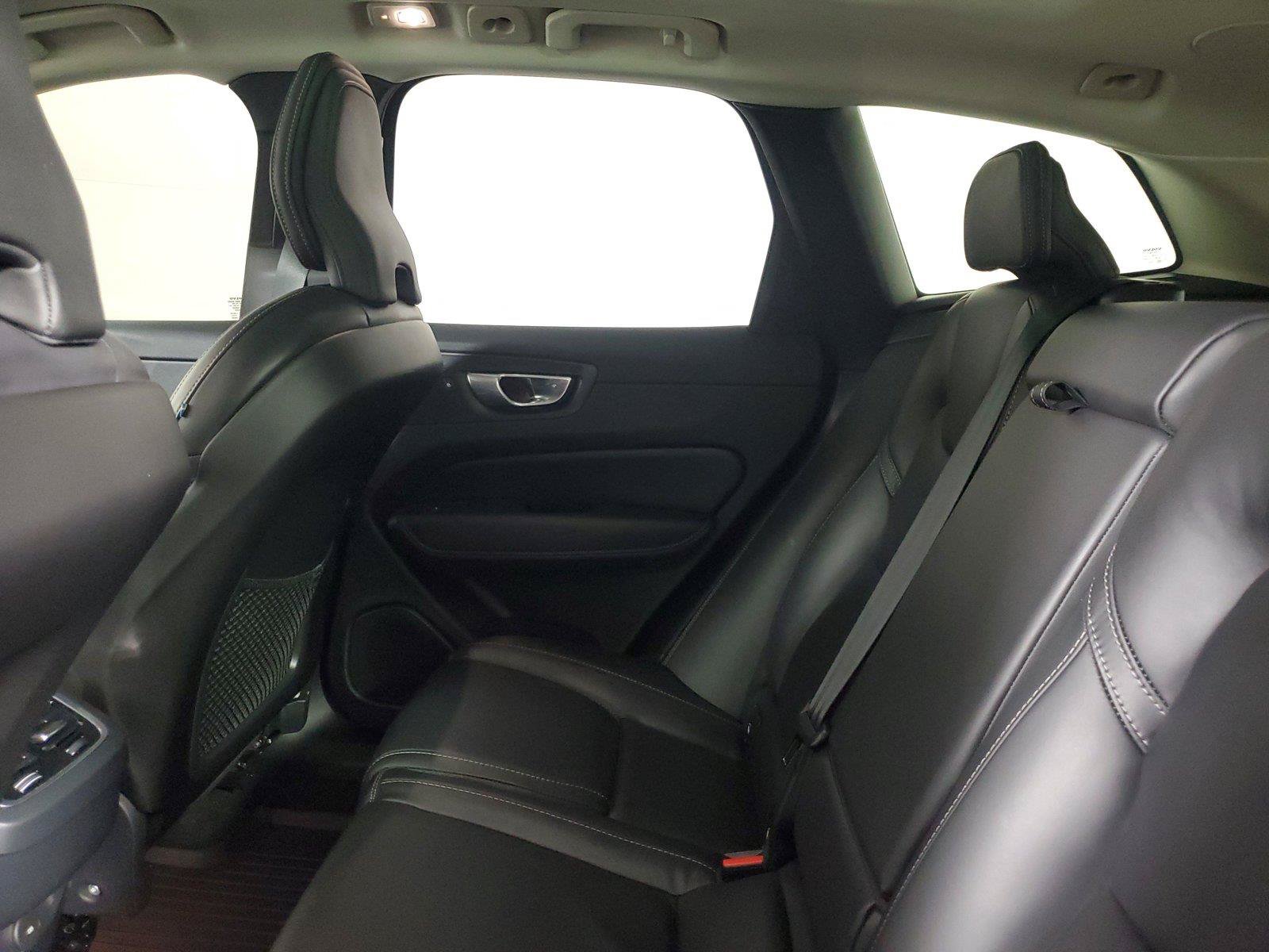 Used 2024 Volvo XC60 B5 Ultimate AWD/4WD image 12
