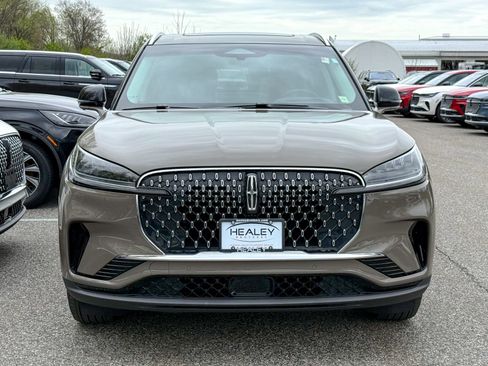 Used 2025 Lincoln Aviator AWD w/ Equipment Group 101A image 2
