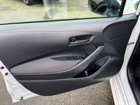 Used 2025 Toyota Corolla LE image 20