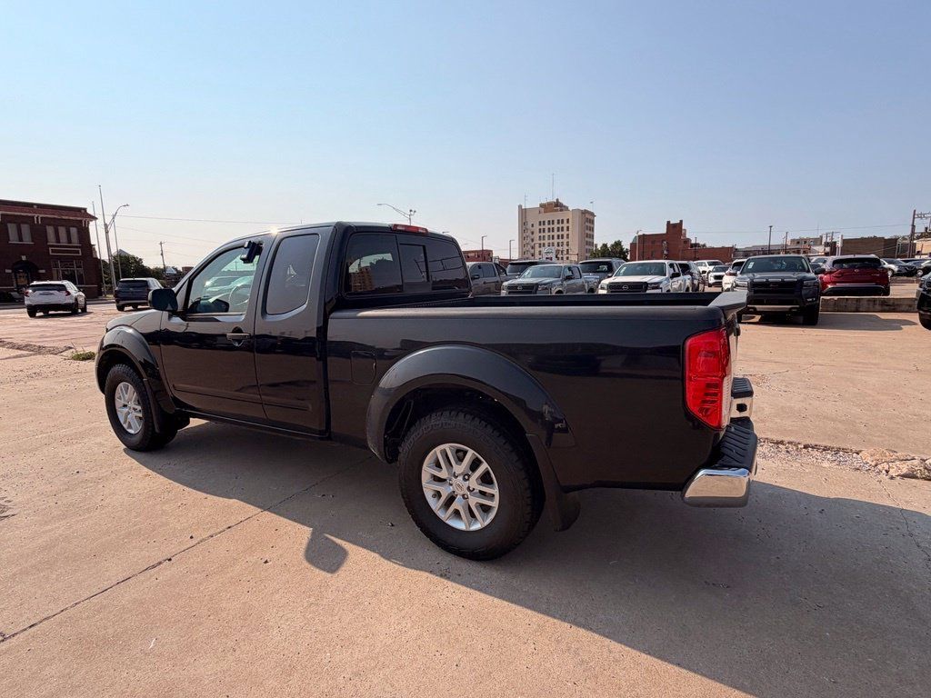 Used 2018 Nissan Frontier SV AWD/4WD image 3