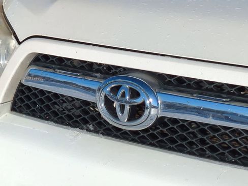 Used 2013 Toyota 4Runner SR5 image 11
