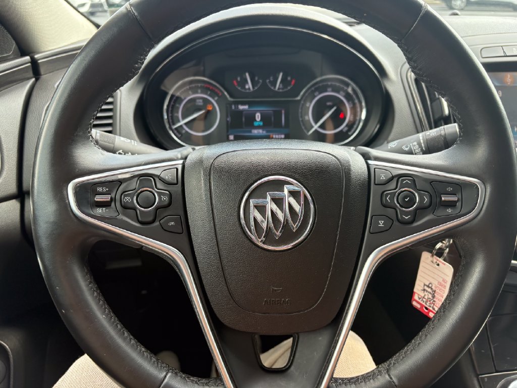 Used 2017 Buick Regal Sport Touring FWD image 7