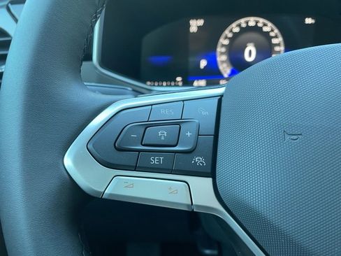 New 2026 Volkswagen Taos SE FWD image 7