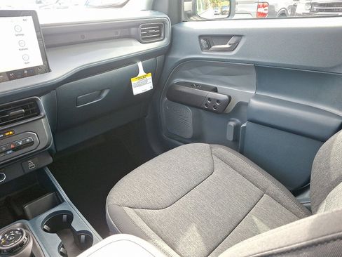 New 2025 Ford Maverick XLT w/ XLT Luxury Package image 11