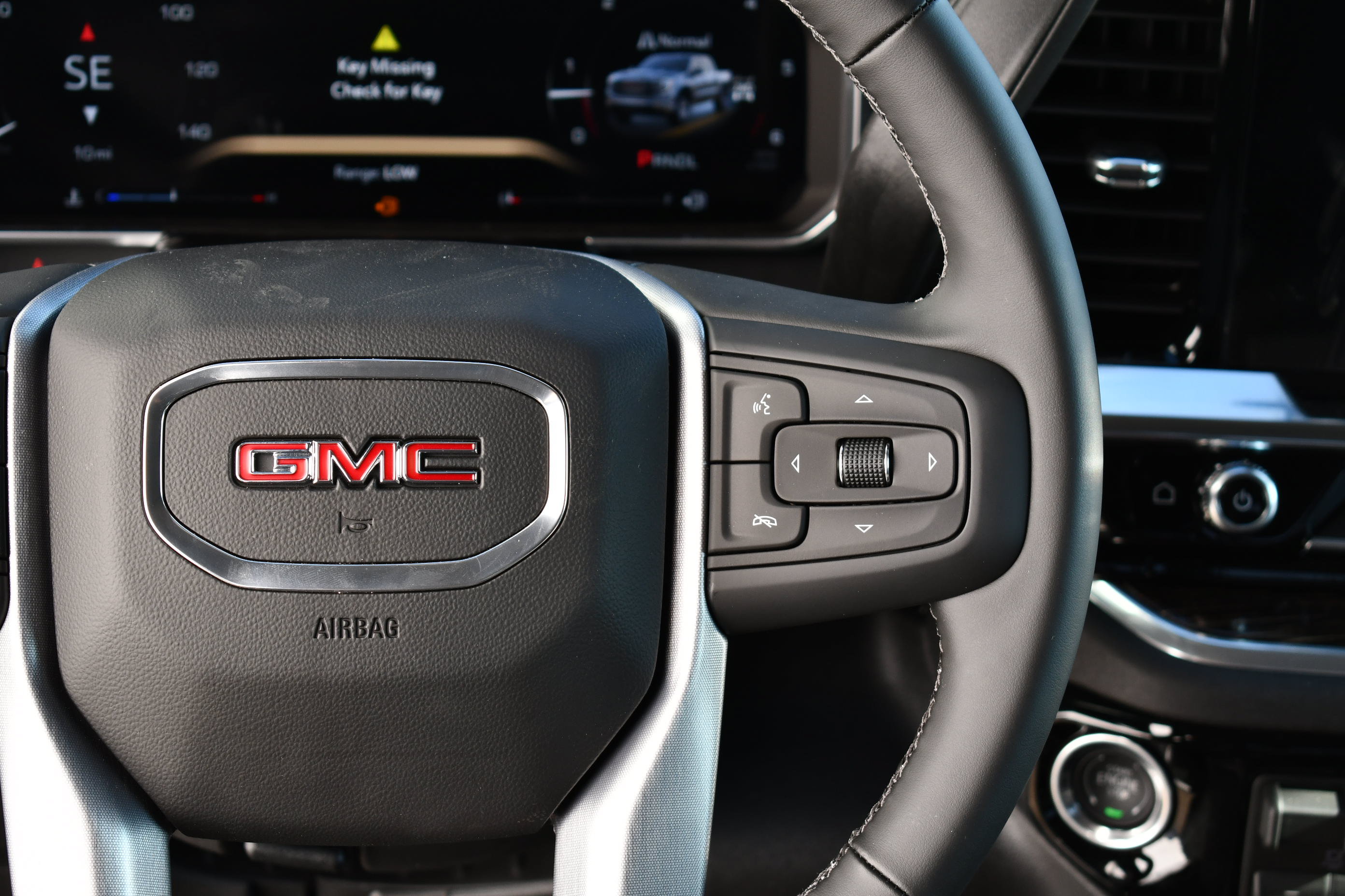 Used 2026 GMC Sierra 1500 SLE w/ Preferred Package AWD/4WD image 18