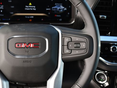 Used 2026 GMC Sierra 1500 SLE w/ Preferred Package AWD/4WD image 18