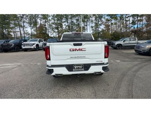 Certified 2022 GMC Sierra 1500 AT4 w/ AT4 Premium Package image 7