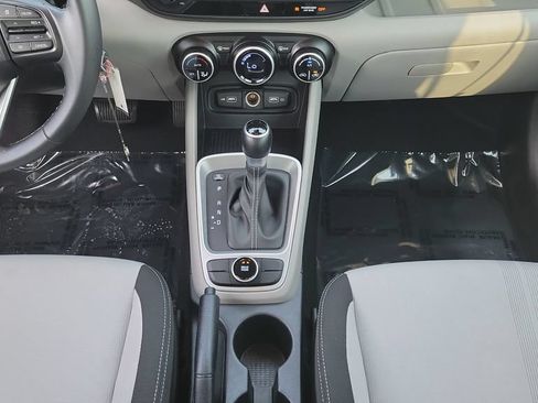 Used 2022 Hyundai Venue SEL FWD image 15