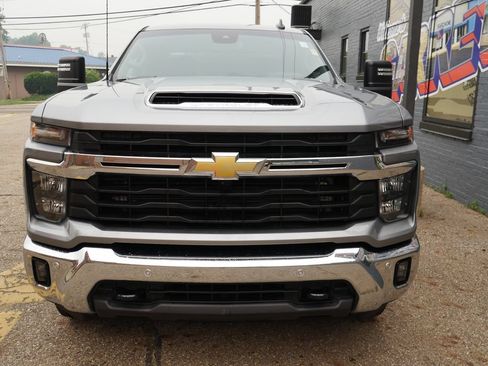 Used 2025 Chevrolet Silverado 2500 LT w/ Safety Package AWD/4WD image 36