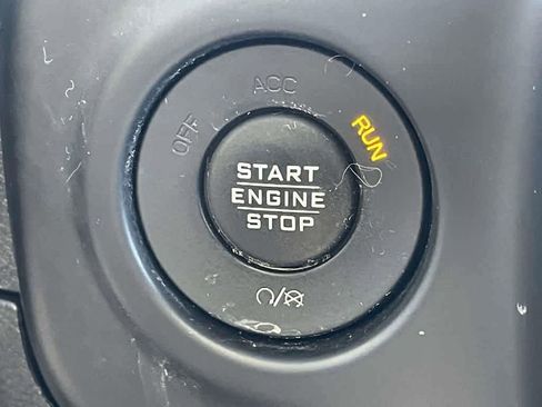 Used 2020 Jeep Wrangler Sport image 23