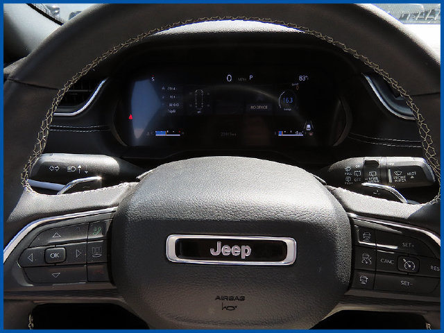 Used 2024 Jeep Grand Cherokee Altitude AWD/4WD image 15