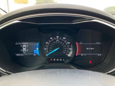 Used 2020 Ford Fusion SE FWD image 16