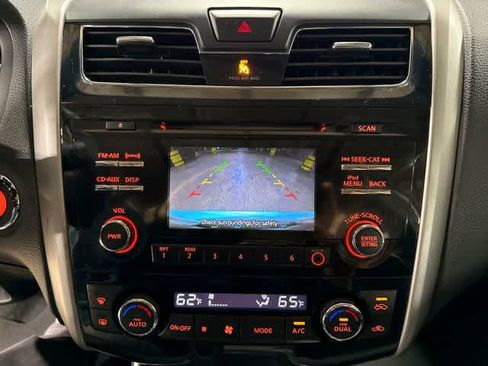 Used 2013 Nissan Altima 2.5 SV w/ 2.5SV Convenience Pkg FWD image 24