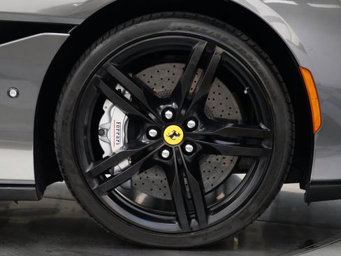 Used 2019 Ferrari Portofino RWD image 38
