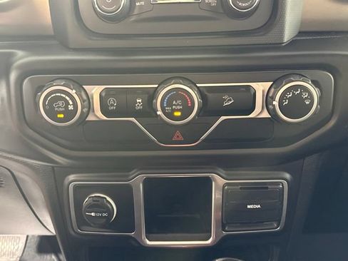Used 2018 Jeep Wrangler Sport AWD/4WD image 25