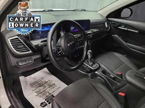 Used 2024 Kia Seltos S AWD/4WD image 16
