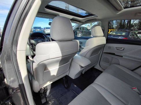 Used 2010 Toyota Venza FWD image 9
