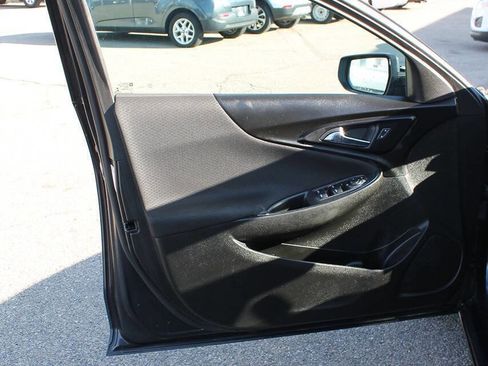 Used 2022 Chevrolet Malibu LT image 9