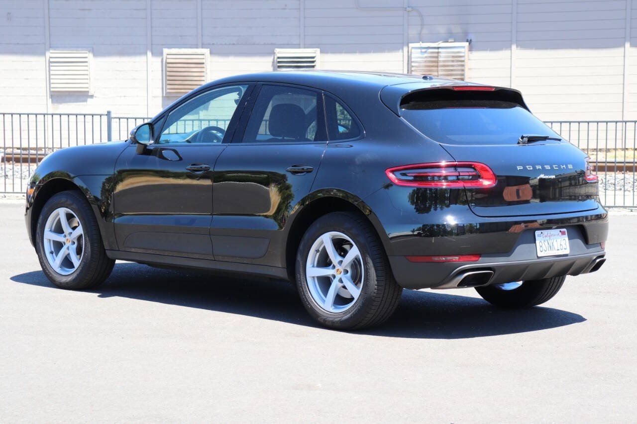 Used 2017 Porsche Macan AWD/4WD image 6