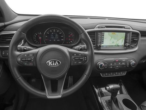 Used 2017 Kia Sorento SX image 10
