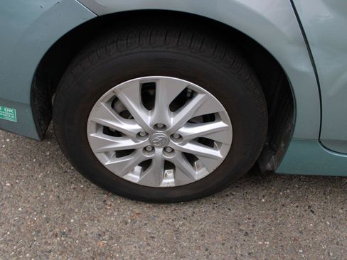 Used 2015 Toyota Prius Prime Advanced FWD image 11