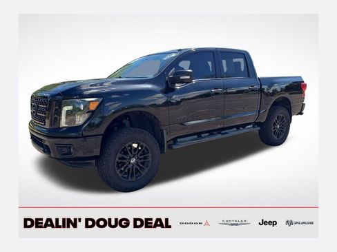 Used 2019 Nissan Titan SV w/ SV Convenience Package AWD/4WD image 1