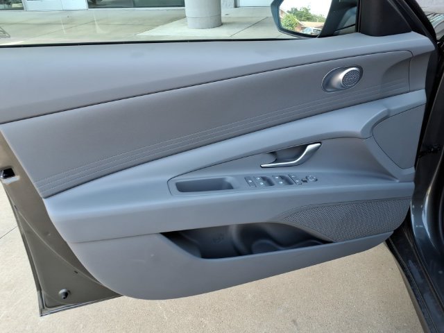 New 2026 Hyundai Elantra SE FWD image 19