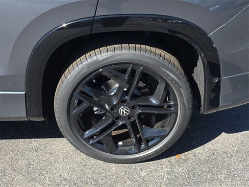 New 2026 Volkswagen Tiguan SE R-Line image 6