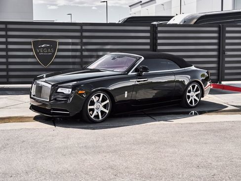 Used 2018 Rolls-Royce Dawn RWD image 5