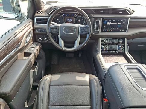 Used 2021 GMC Yukon Denali w/ Denali Ultimate Package AWD/4WD image 12