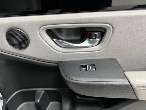 Used 2025 Honda Pilot Touring image 47