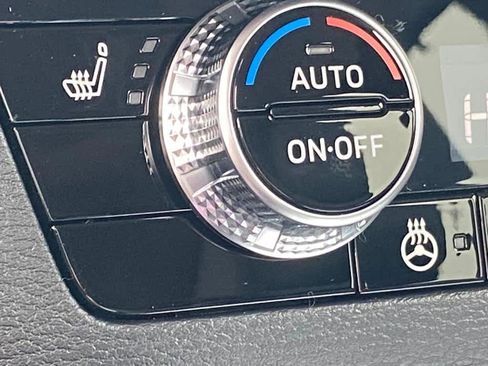 New 2025 Mitsubishi Outlander SEL image 11