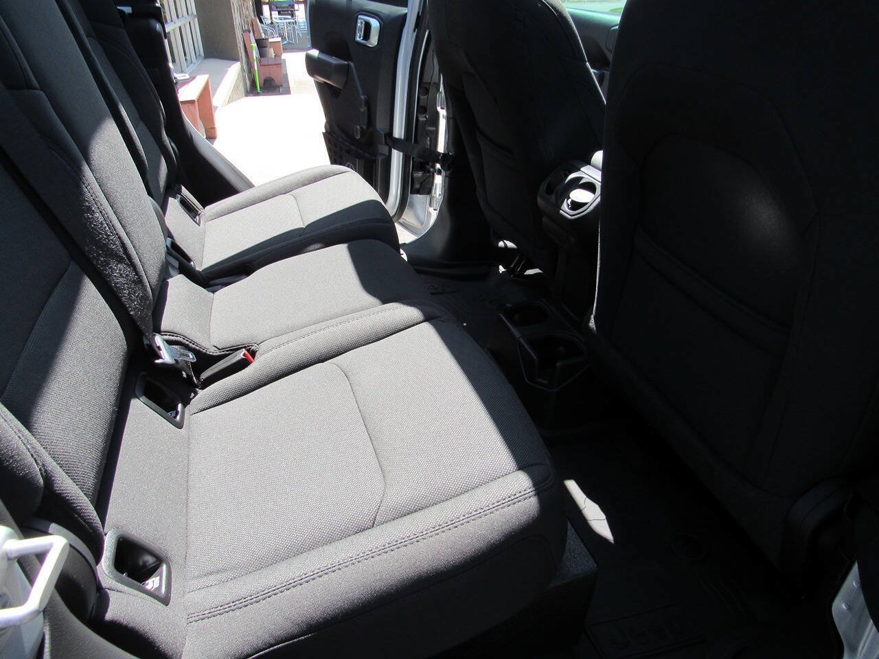 Used 2023 Jeep Gladiator Sport AWD/4WD image 31