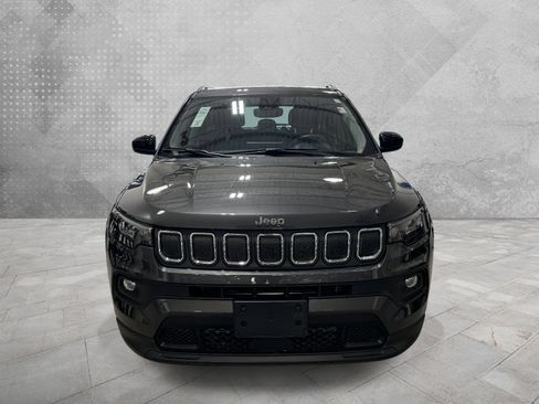 Used 2022 Jeep Compass Latitude w/ Sun and Sound Group AWD/4WD image 2