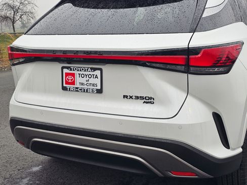 Used 2026 Lexus RX 350h w/ Convenience Package image 13