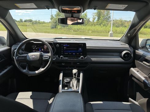Used 2024 Chevrolet Colorado Trail Boss w/ Advanced Trailering Package AWD/4WD image 14