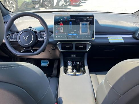 New 2025 VinFast VF 8 Plus image 18