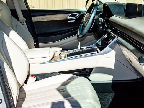 Used 2023 Genesis GV80 2.5T image 22