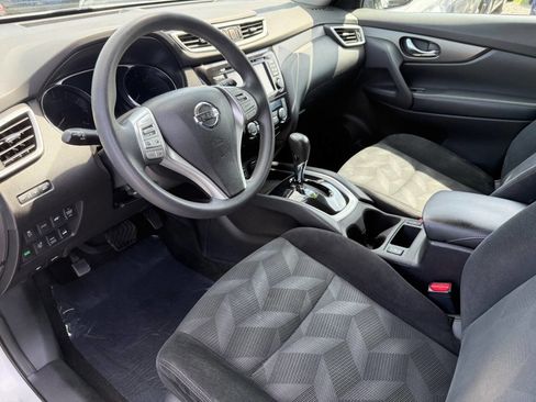 Used 2015 Nissan Rogue SV w/ SV Premium Package image 15