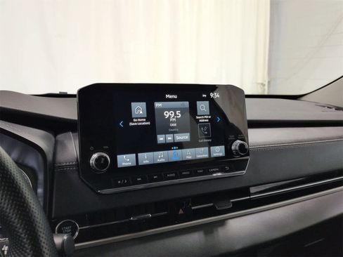 Used 2024 Mitsubishi Outlander SE image 14