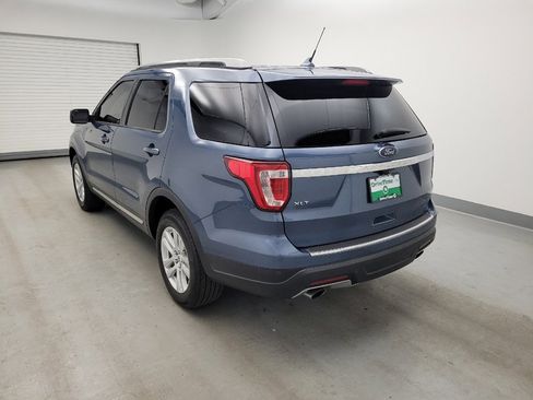 Used 2018 Ford Explorer XLT w/ Equipment Group 202A AWD/4WD image 5