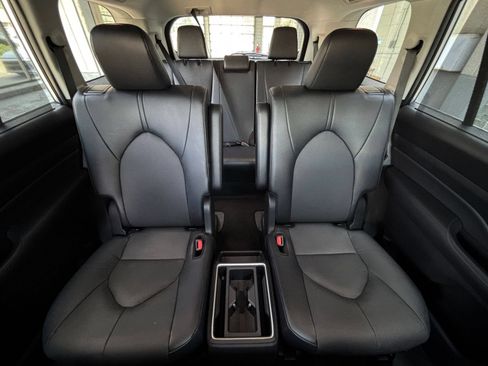 Used 2025 Toyota Grand Highlander FWD image 39