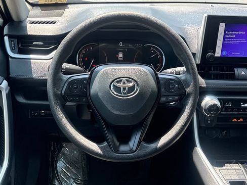 Used 2025 Toyota RAV4 XLE AWD/4WD image 13