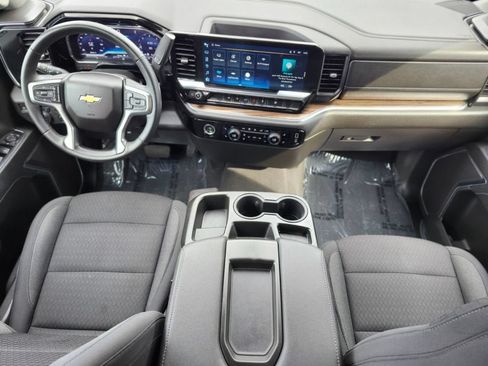 Used 2024 Chevrolet Silverado 1500 LT AWD/4WD image 10
