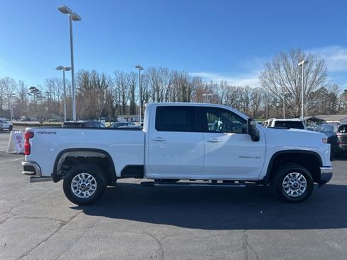 Used 2025 Chevrolet Silverado 2500 LT w/ Convenience Package image 4