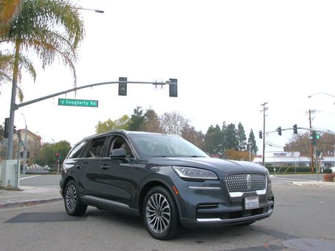 Used 2022 Lincoln Aviator Reserve image 3