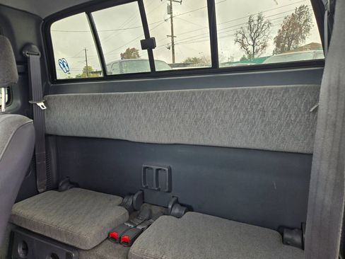 Used 1999 Toyota Tacoma 4x4 Xtracab V6 image 12