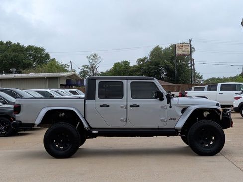 Used 2020 Jeep Gladiator Rubicon AWD/4WD image 9