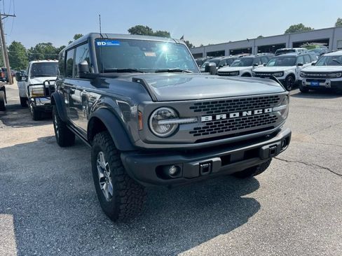 Used 2025 Ford Bronco Badlands AWD/4WD image 2