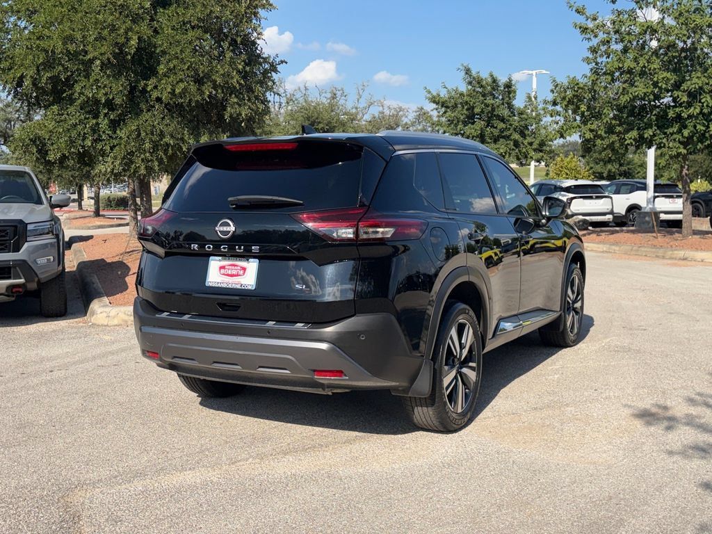 Certified 2023 Nissan Rogue SL FWD image 5